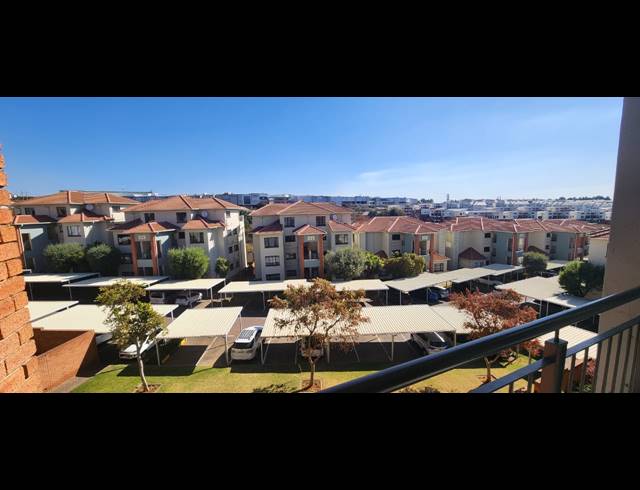 2 BEDROOM APARTMENT FOR SALE IN GREENSTONE HILL